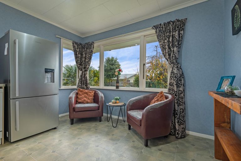 Photo of property in 4 Hinton Place, Roslyn, Palmerston North, 4414