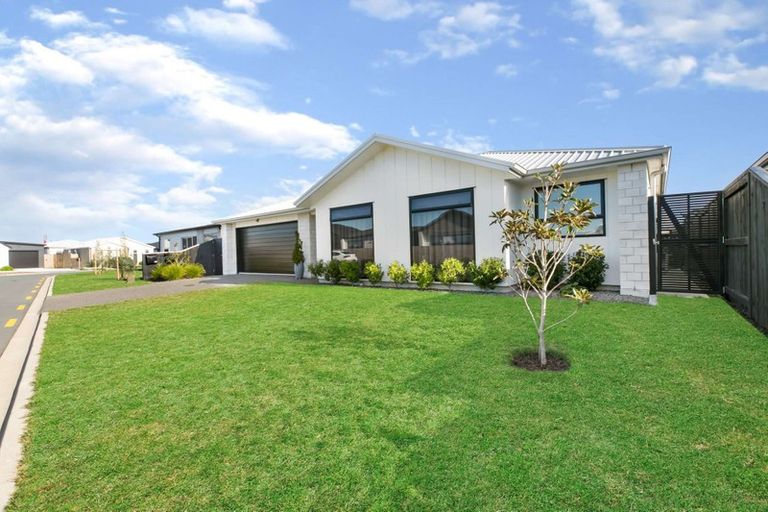 Photo of property in 41 Franks Way, Papamoa Beach, Papamoa, 3118
