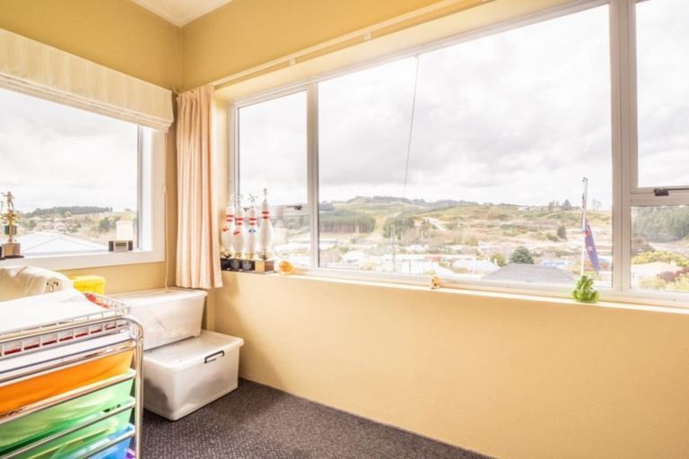 Photo of property in 17 Scotland Terrace, Green Island, Dunedin, 9018