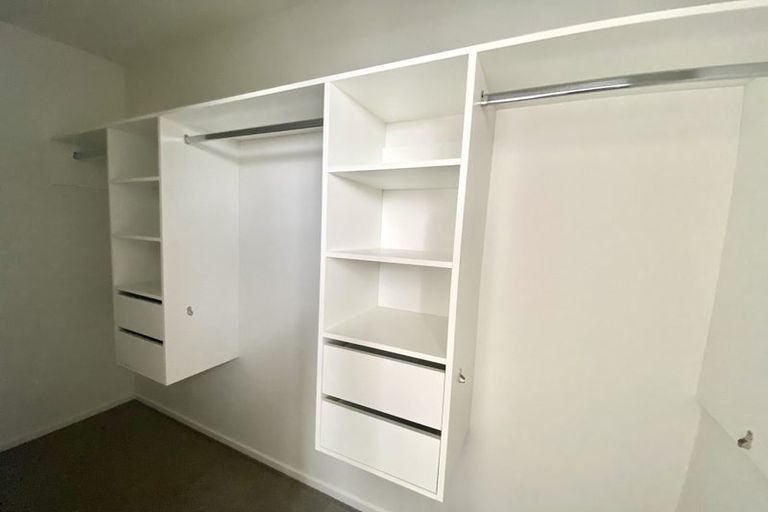 Photo of property in 1/20 Peach Road, Glenfield, Auckland, 0629