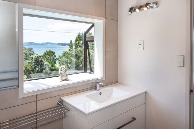 Photo of property in 9a Puriri Place, Whitianga, 3510