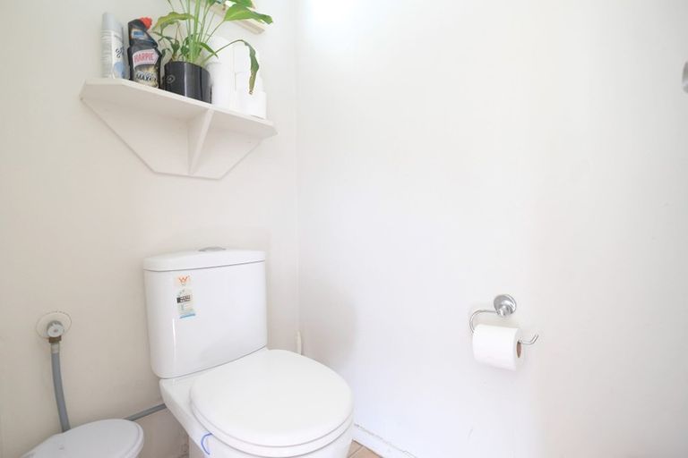 Photo of property in 12 Nield Road, Manurewa, Auckland, 2102