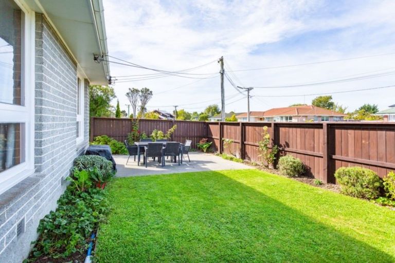 Photo of property in 1/30 Erin Crescent, Mairehau, Christchurch, 8013