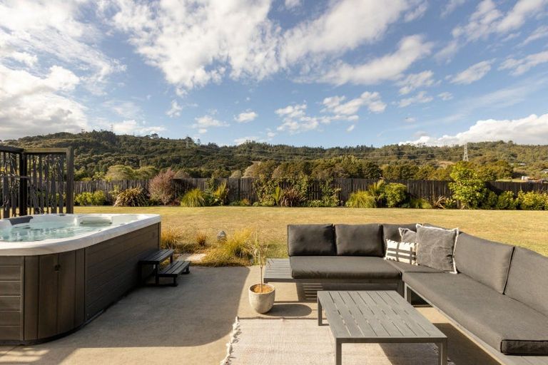 Photo of property in 18 Parlane Drive, Huapai, Kumeu, 0810