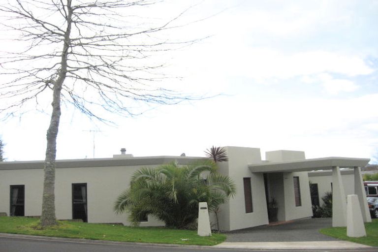 Photo of property in 2 Harlech Glen, Bethlehem, Tauranga, 3110