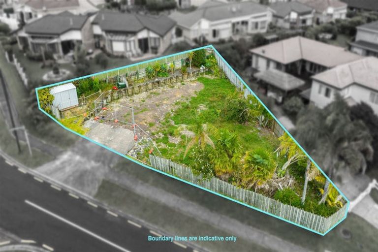 Photo of property in 18 Hercules Drive, Henderson, Auckland, 0612