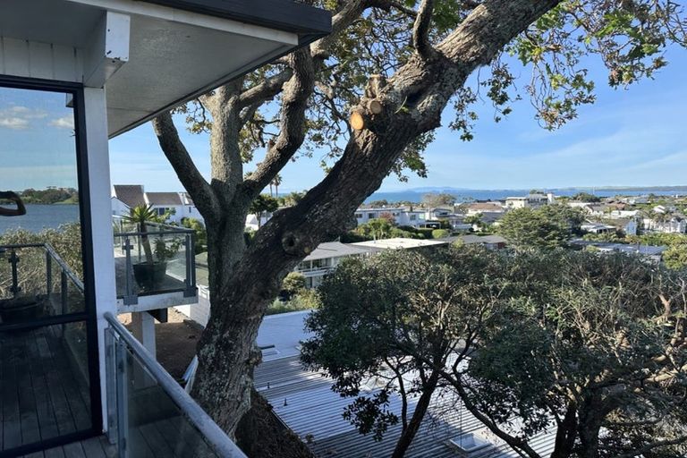 Photo of property in 30 Sylvan Park Avenue, Milford, Auckland, 0620