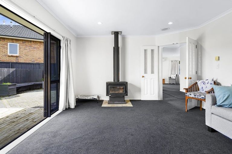 Photo of property in 5 Guernsey Place, Grandview Heights, Hamilton, 3200