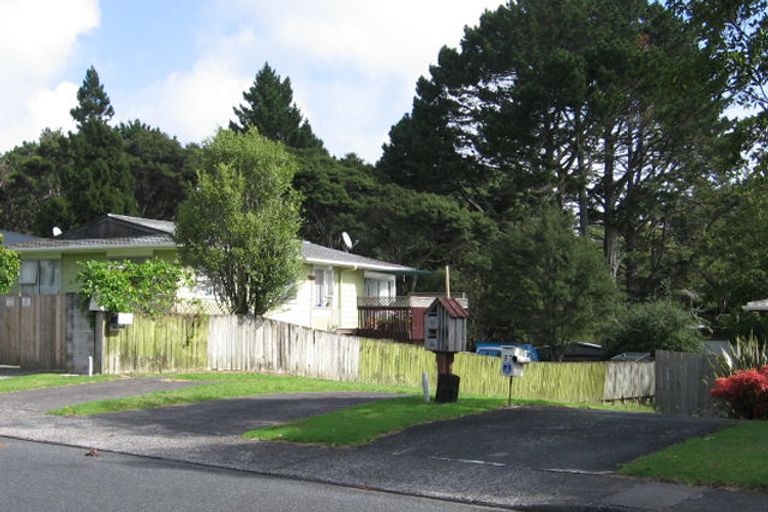 Photo of property in 1/35 Allington Road, Massey, Auckland, 0614