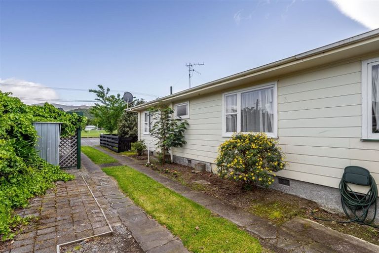 Photo of property in 21a Wallace Street, Featherston, 5710