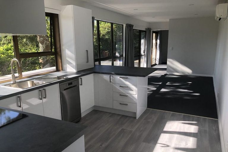 Photo of property in 9 Kate Way, Karori, Wellington, 6012