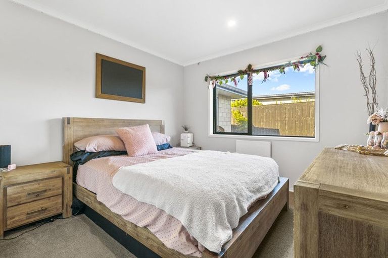 Photo of property in 50 Harbour Crest Drive, Waiuku, 2123