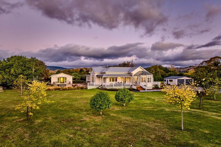 Photo of property in 108 Arcus Road, Te Horo, Otaki, 5582