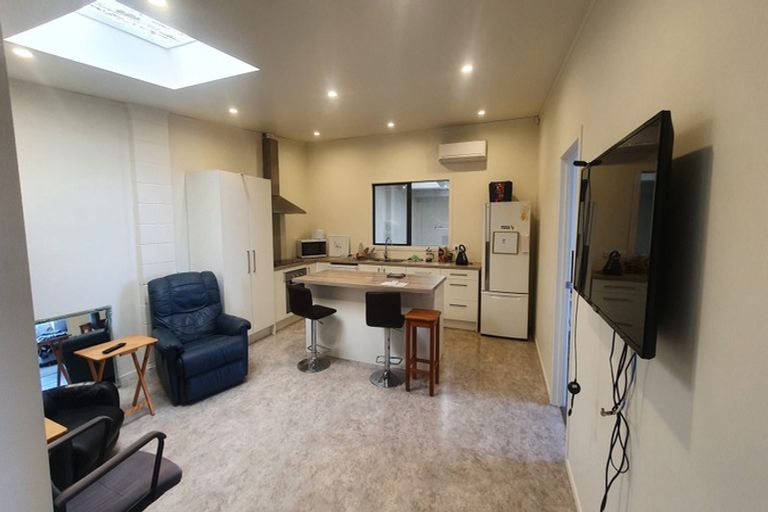 Photo of property in 2/7 Spring Street, Papatoetoe, Auckland, 2025