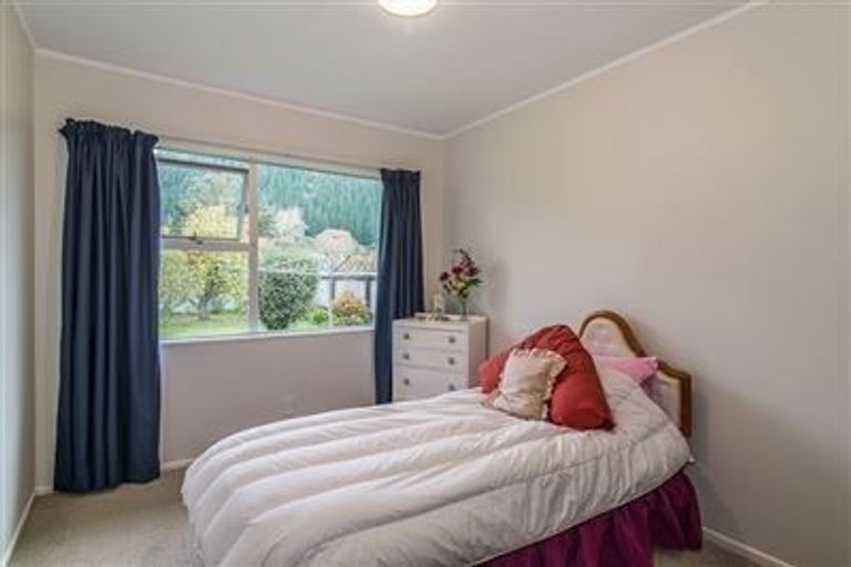 Photo of property in 22a Buckley Grove, Paraparaumu, 5032