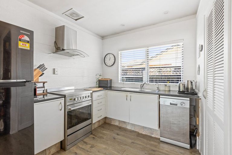 Photo of property in 1/73 Florence Avenue, Orewa, 0931