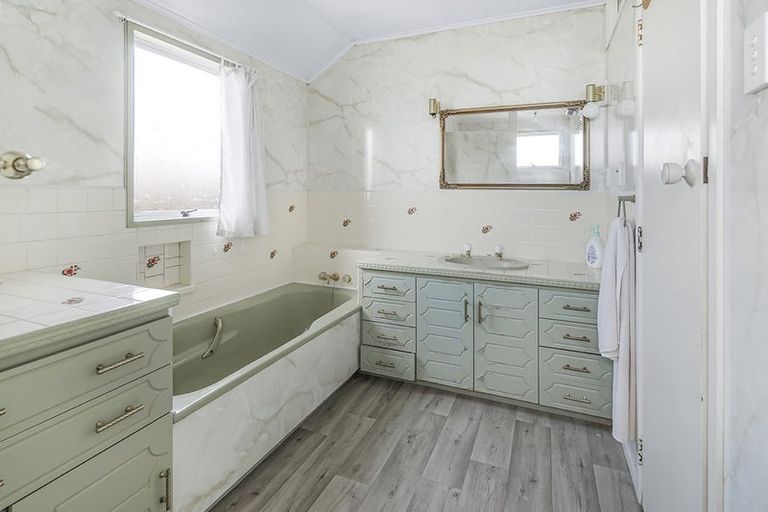 Photo of property in 10 Perry Place, Bader, Hamilton, 3206