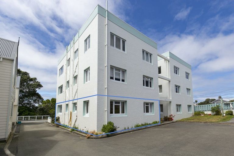 Photo of property in 2/56 Tanera Crescent, Brooklyn, Wellington, 6021