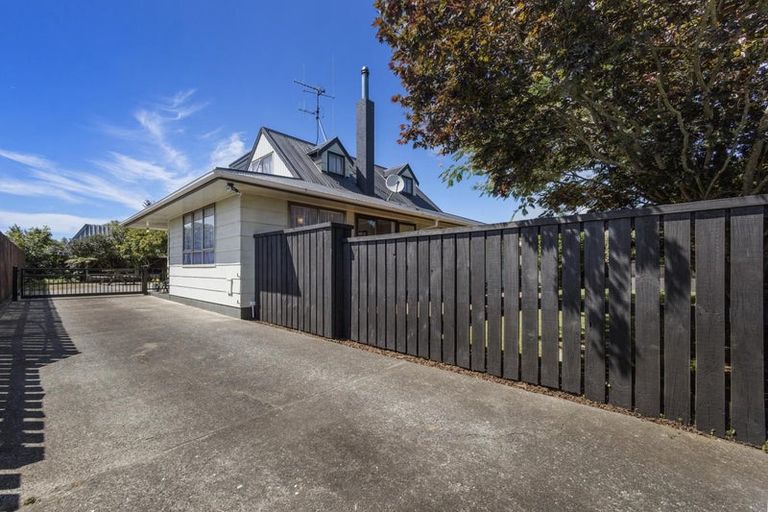 Photo of property in 48 Chaucer Street, Leamington, Cambridge, 3432