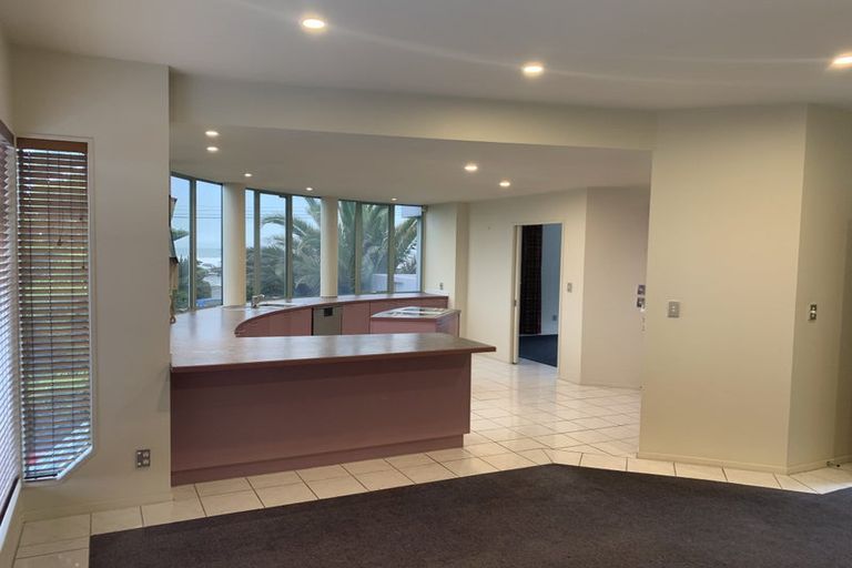 Photo of property in 191 Marine Parade, New Brighton, Christchurch, 8083