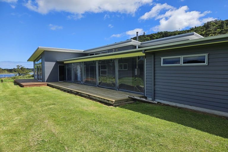 Photo of property in 177 Te Mahoe Road, Mokau, 4376