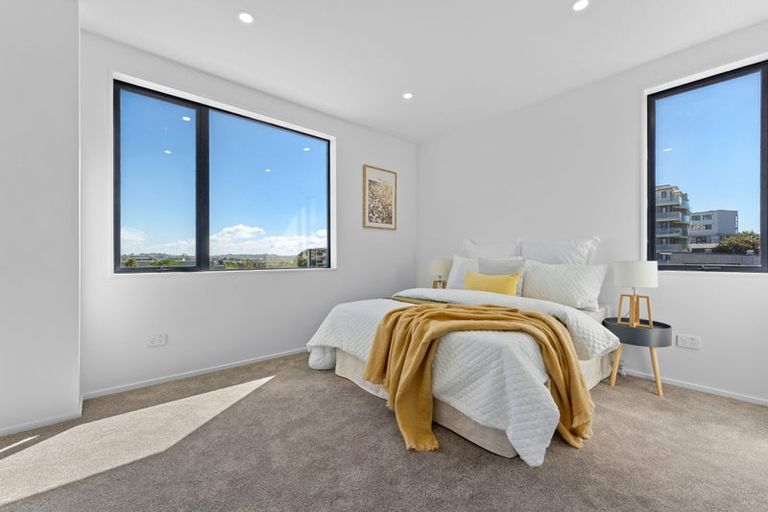 Photo of property in 9 Rosedale Road, Pinehill, Auckland, 0632