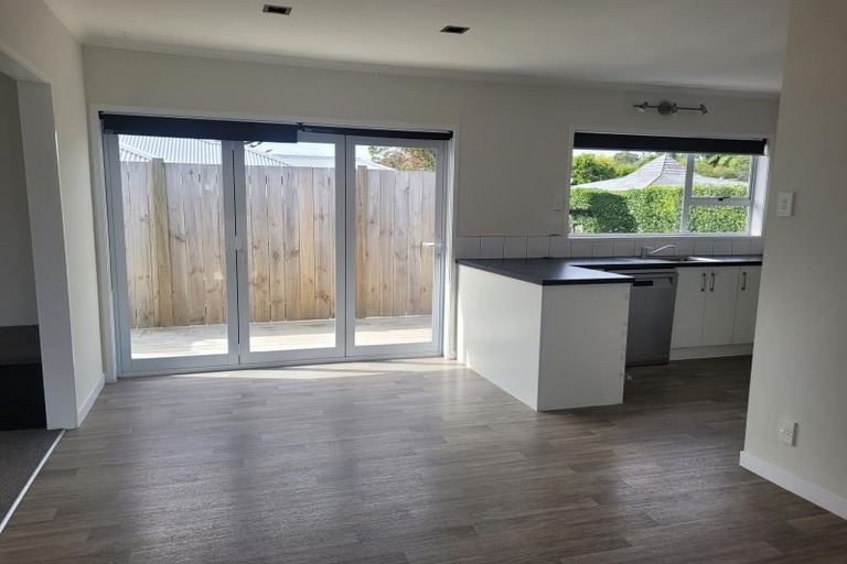 Photo of property in 73 Govett Avenue, Frankleigh Park, New Plymouth, 4310