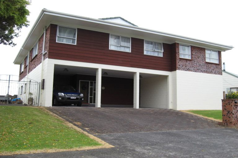 Photo of property in 14 Andes Avenue, Mangere Bridge, Auckland, 2022