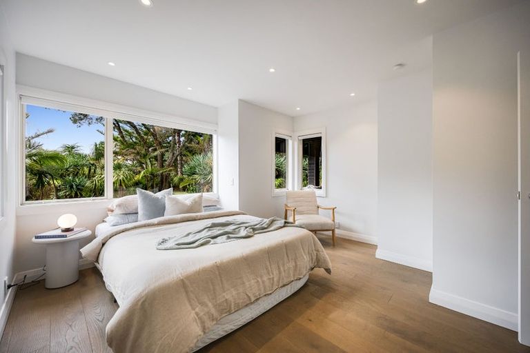 Photo of property in 47 Masterton Road, Rothesay Bay, Auckland, 0630