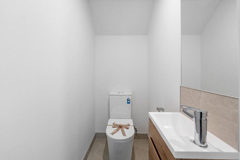 Photo of property in 8c Datura Place, Sunnynook, Auckland, 0620