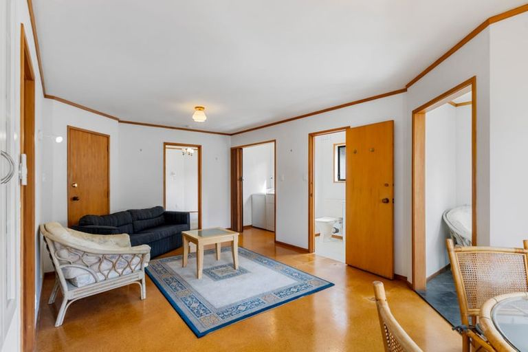 Photo of property in 1/24 Ocean View Road, Milford, Auckland, 0620