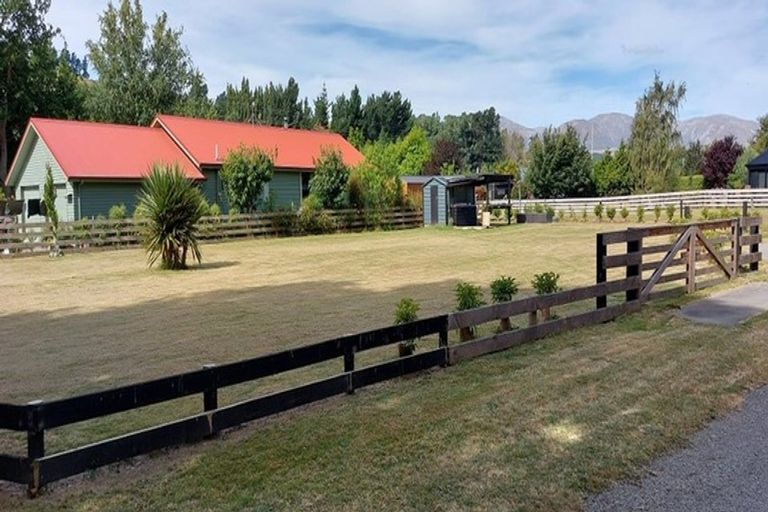 Photo of property in 7 Hart Place, Lake Coleridge, 7572