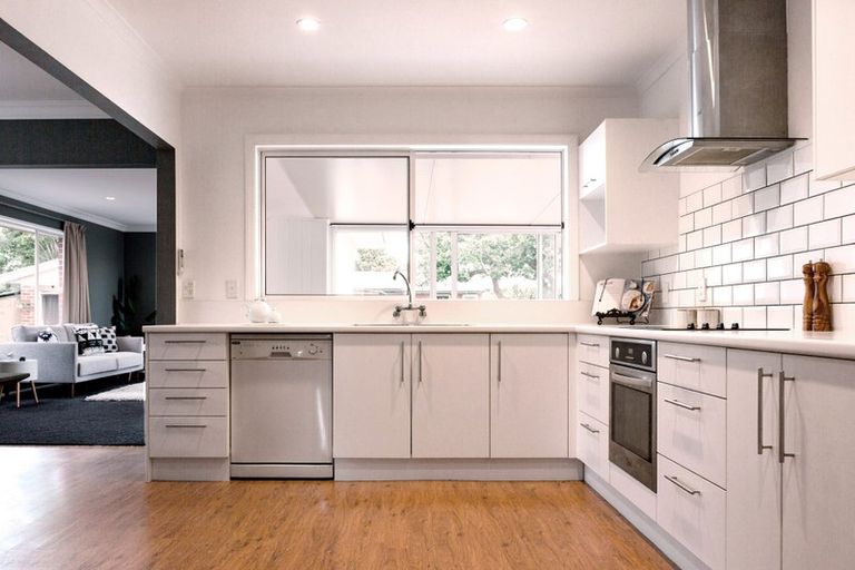 Photo of property in 77 Daniels Road, Redwood, Christchurch, 8051