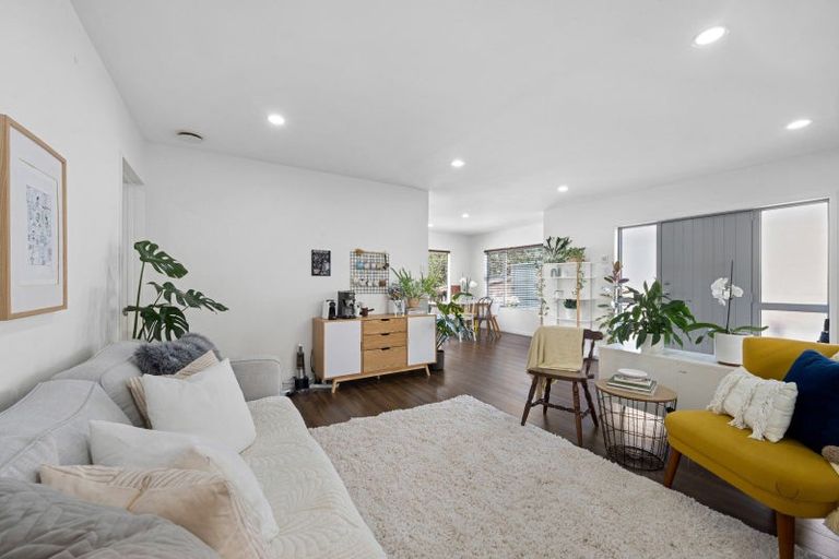 Photo of property in 42b Rodney Street, Howick, Auckland, 2014