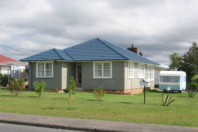 Photo of property in 3a Daphne Street, Kelston, Auckland, 0602