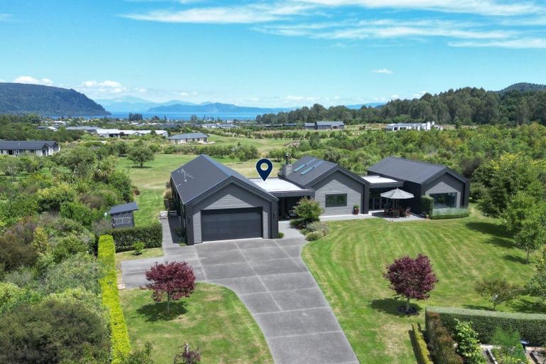 Photo of property in 32 Lacebark Drive, Kinloch, Taupo, 3377