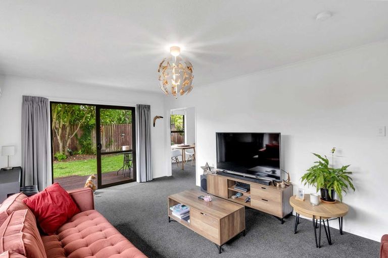 Photo of property in 1/42 Briarmont Street, Avondale, Christchurch, 8061