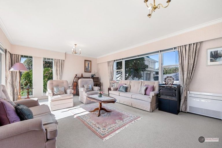 Photo of property in 7 Earlston Grove, Avalon, Lower Hutt, 5011