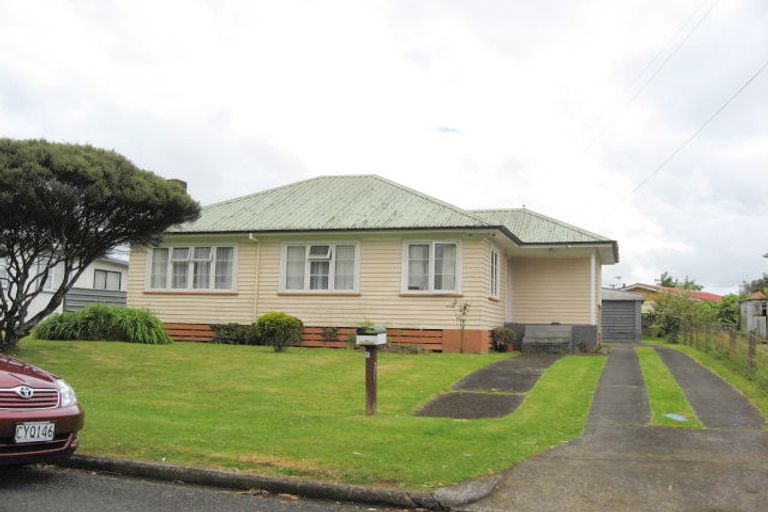Photo of property in 12 Freyberg Crescent, Pukekohe, 2120