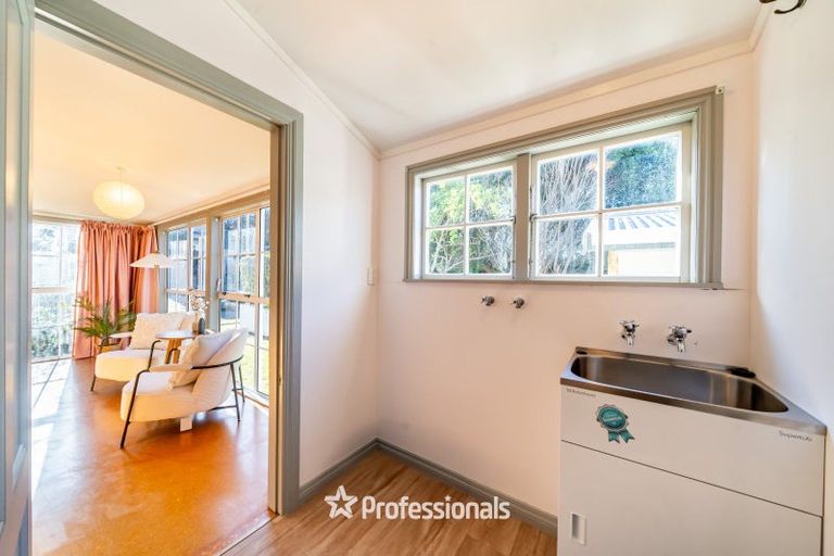 Photo of property in 124 Tutere Street, Waikanae Beach, Waikanae, 5036