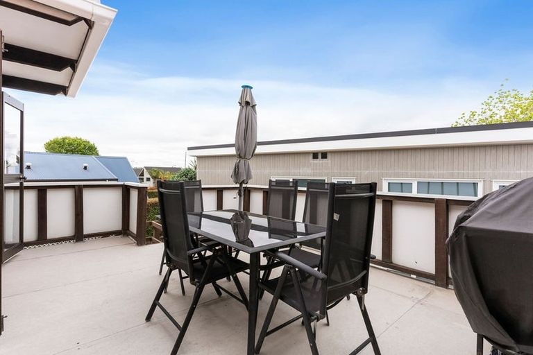 Photo of property in 1 Adonis Place, Half Moon Bay, Auckland, 2012
