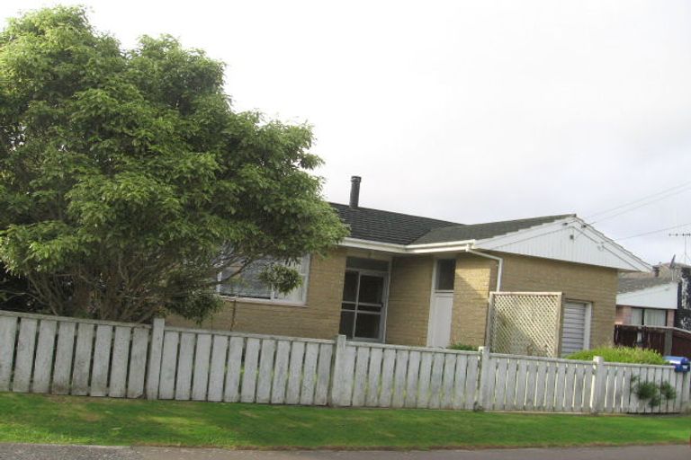 Photo of property in 4 Redwood Avenue, Tawa, Wellington, 5028