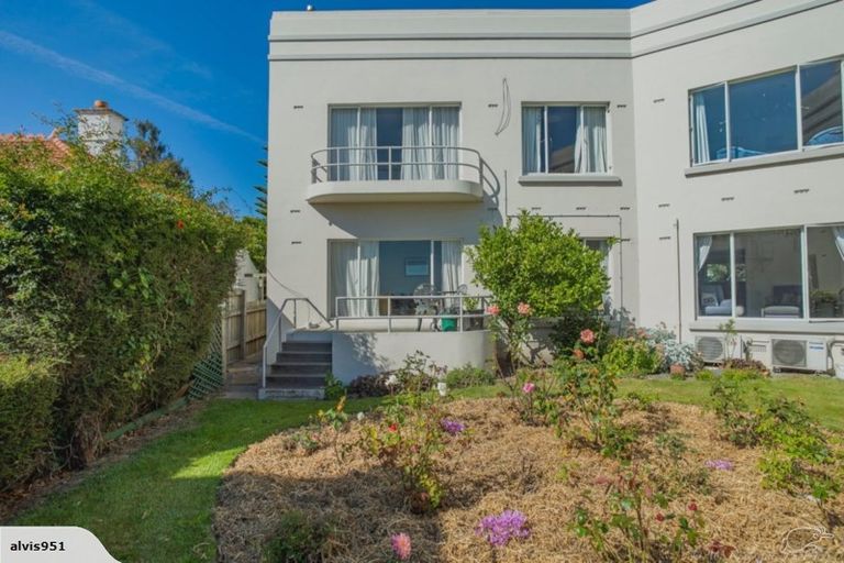 Photo of property in 1-12/48 The Bay Hill, Timaru, 7910