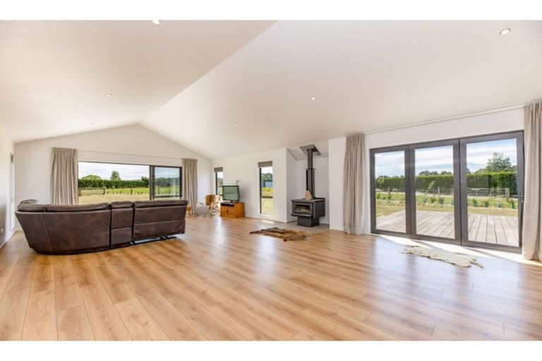 Photo of property in 32 Cridges Road, Darfield, 7510