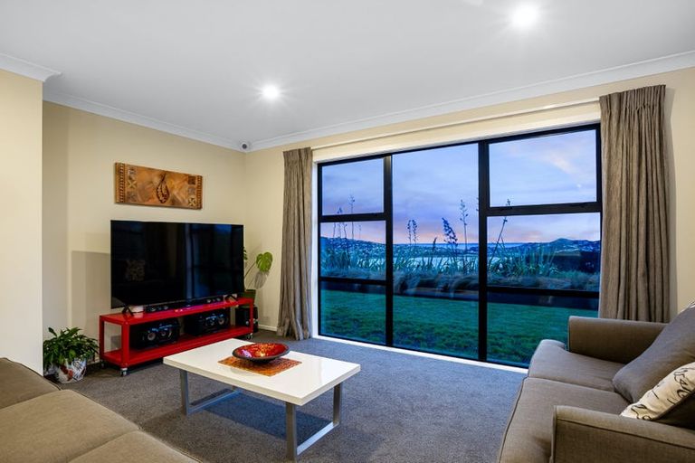 Photo of property in 3 Kaiaho Close, Aotea, Porirua, 5024