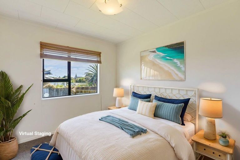 Photo of property in 17 Kitchener Street, Te Horo Beach, Otaki, 5581