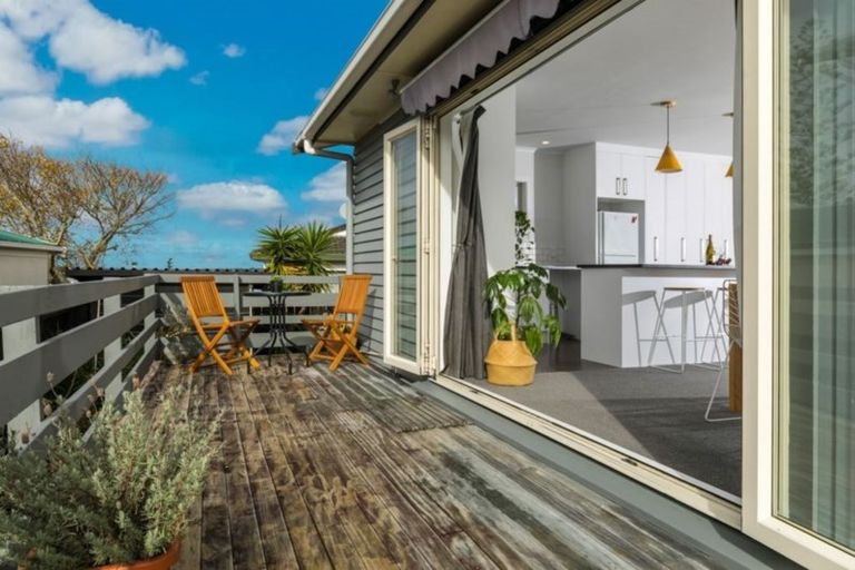 Photo of property in 1/48 Waimumu Road, Massey, Auckland, 0614