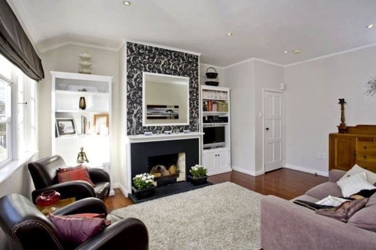 Photo of property in 7 Wicklow Road, Narrow Neck, Auckland, 0622