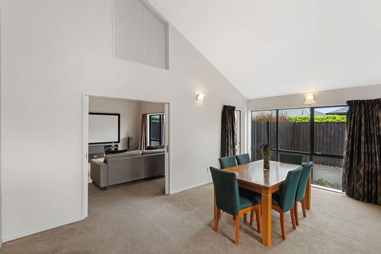 Photo of property in 2/14 Jocelyn Street, Casebrook, Christchurch, 8051