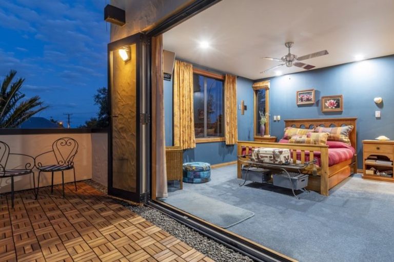 Photo of property in 2 La Cumbre Close, Bethlehem, Tauranga, 3110